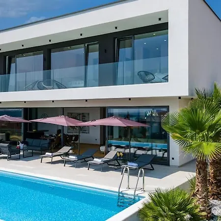 Dali & Taboo With Spa And Heated Pool Villa Medulin